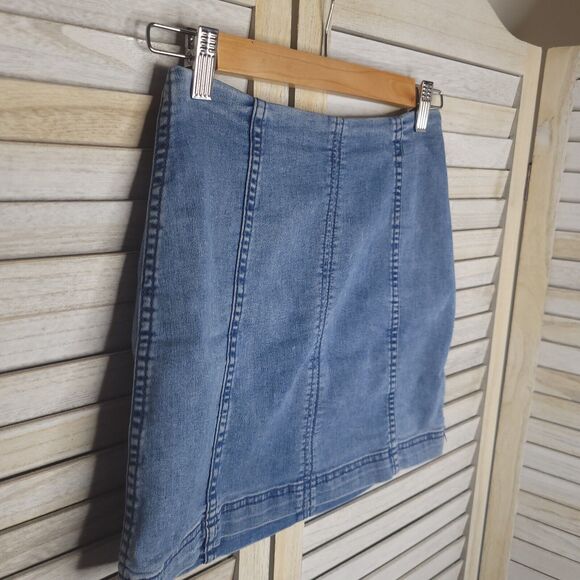 Free People Mini Skirt Blue Jeans Denim Womens Size 0 24 Waist FP - Picture 1 of 6